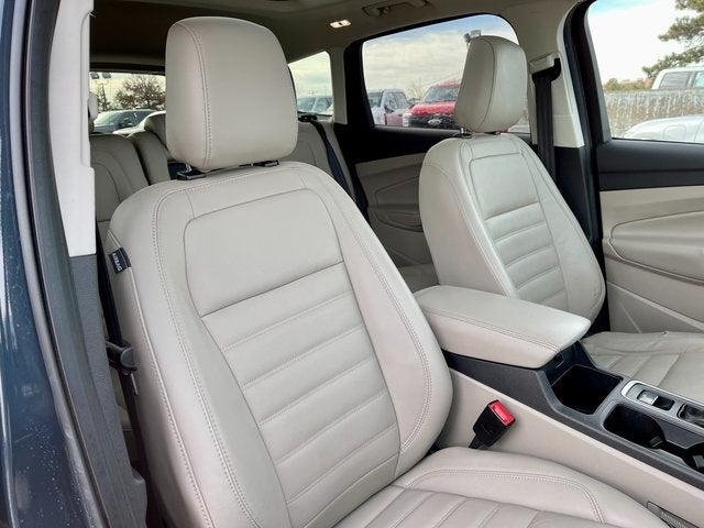 2019 Ford Escape Titanium | Pano Roof | Navigation | Sync 3 | 4WD
